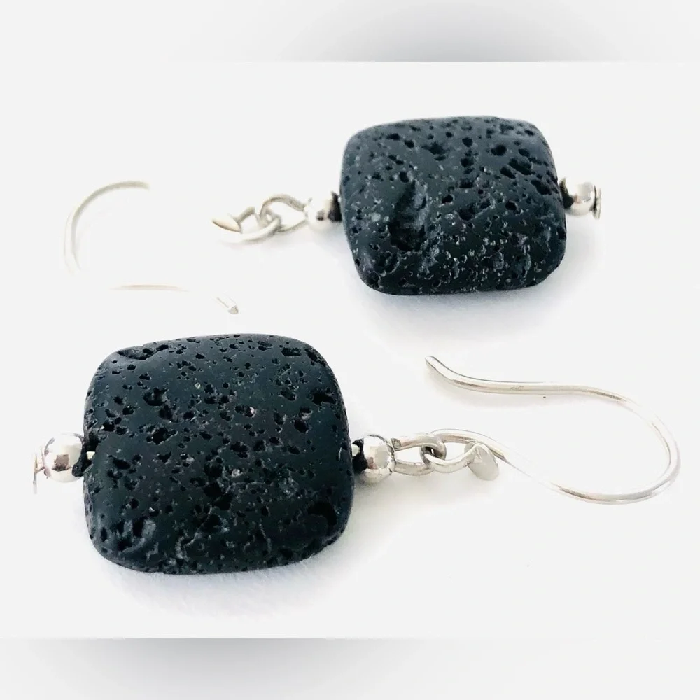⭐️ 5 for $25 ⭐️ Black lava square earrings - NEW carded & arrive gift packaged